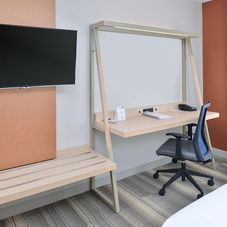 Holiday Inn Express & Suites - Southgate - Detroit Area, An Ihg Hotel Εξωτερικό φωτογραφία