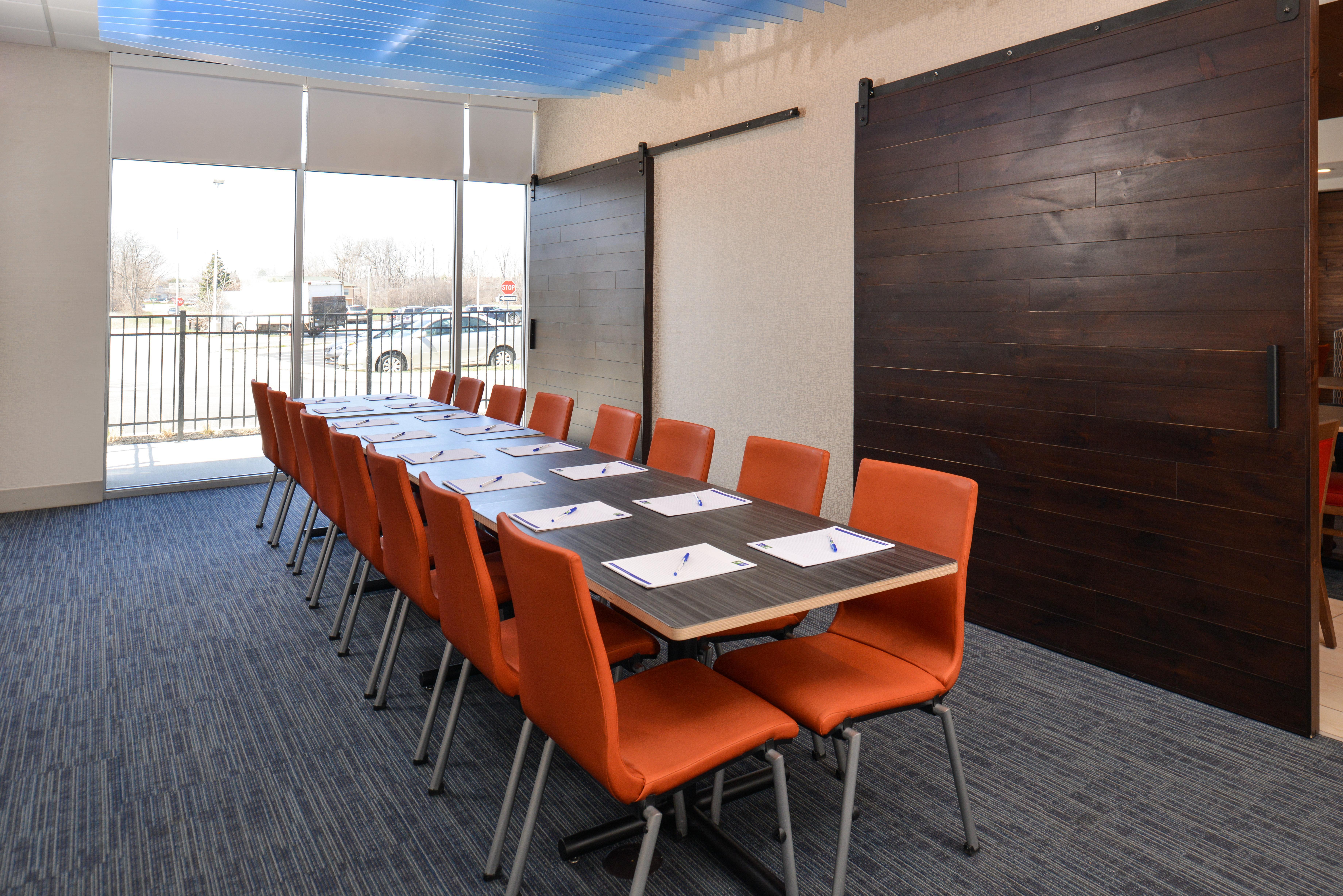 Holiday Inn Express & Suites - Southgate - Detroit Area, An Ihg Hotel Εξωτερικό φωτογραφία